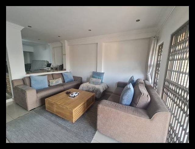 3 BEDROOM HOUSE FOR SALE IN GROVE END